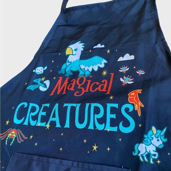 NWT Wizarding World Magical Creatures Apron One Size Blue Magical Beasts Pocket - Picture 5 of 12